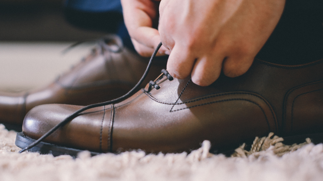 Idealne buty na co dzień – jak połączyć wygodę, styl i funkcjonalność