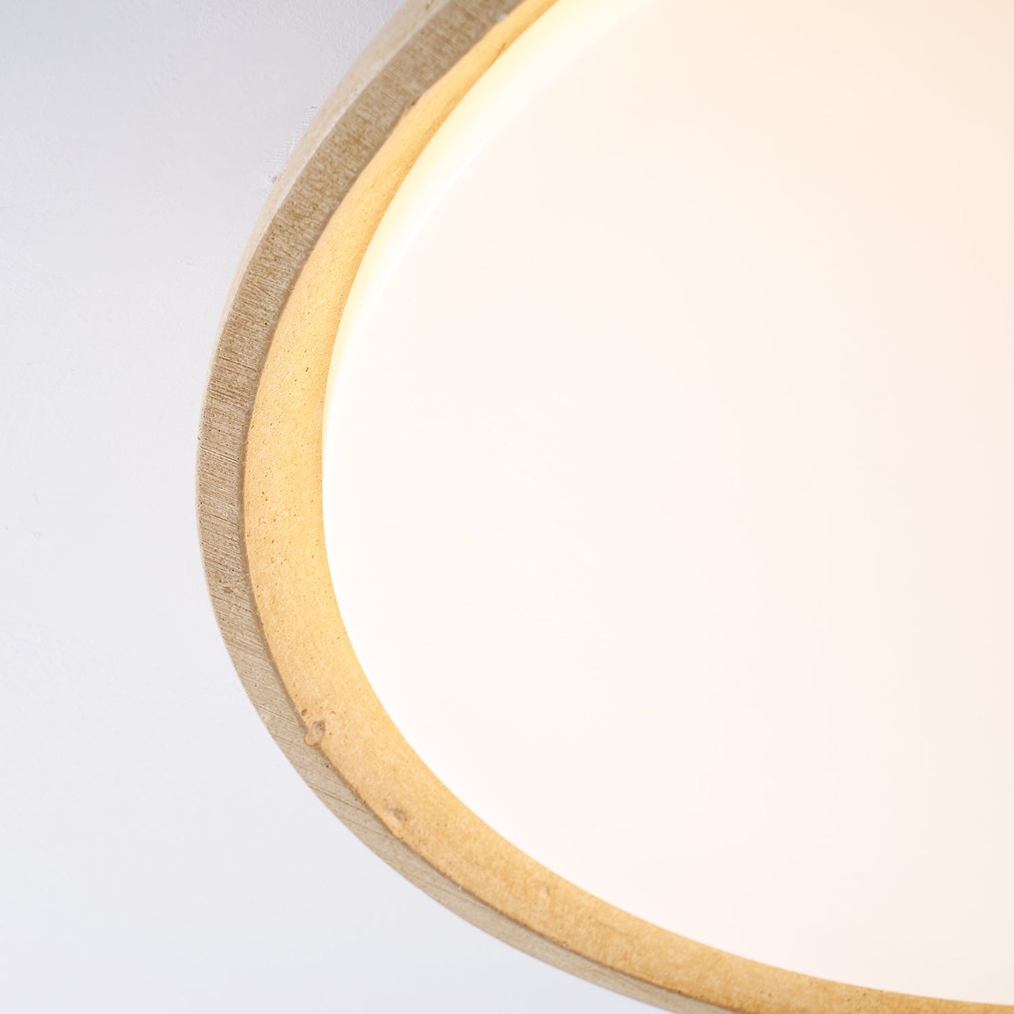 Rzeźbiona lampa sufitowa do montażu wpuszczanego, inspirowana kamieniem