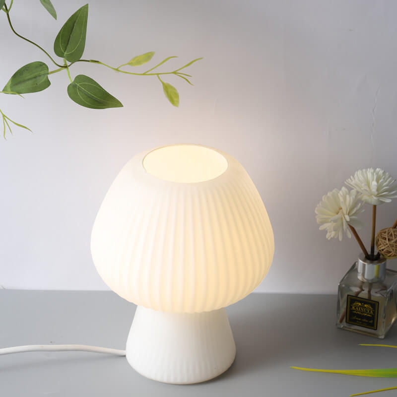Minimalistyczne oświetlenie nocne lampka grzybek