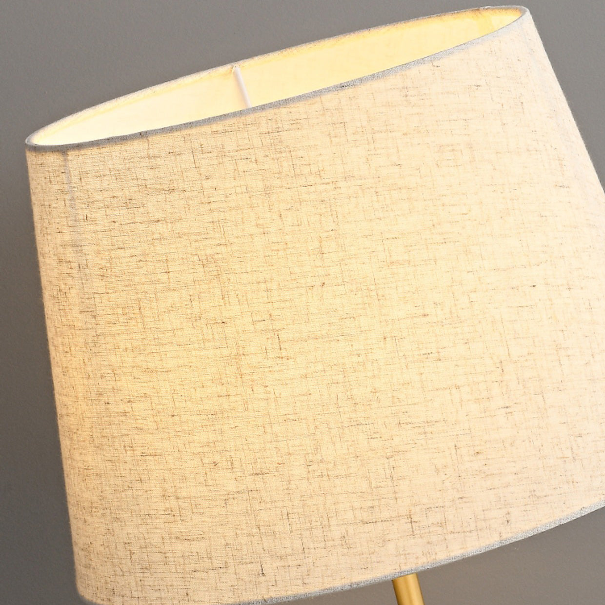 Retro cylindryczna lampka stołowa nocna metaliczne wykończenie