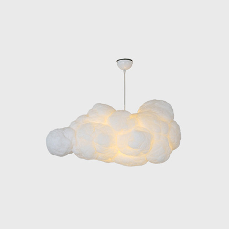 Przytulna nastrojowa lampa sufitowa z dwoma białymi kloszami
