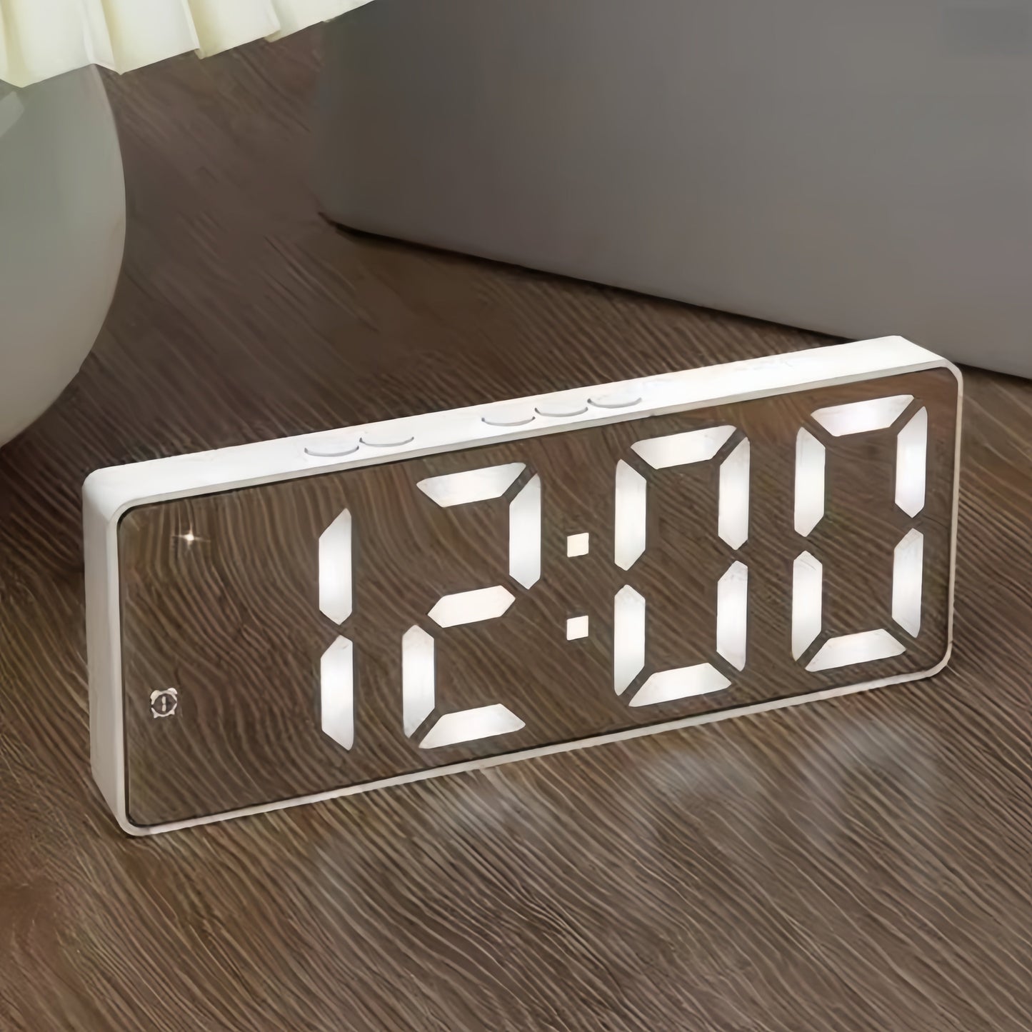 Dużym wyświetlaczem zegar lustrze LED zi funkcją drzemki