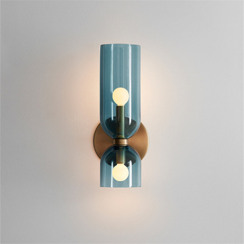Lampa ścienna do sypialni z zaokrąglonym kloszem LED