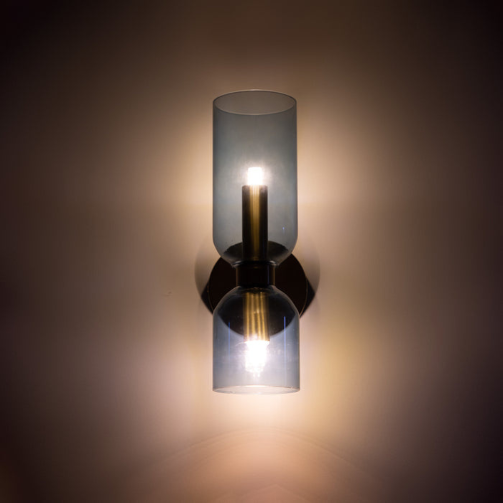 Lampa ścienna do sypialni z zaokrąglonym kloszem LED