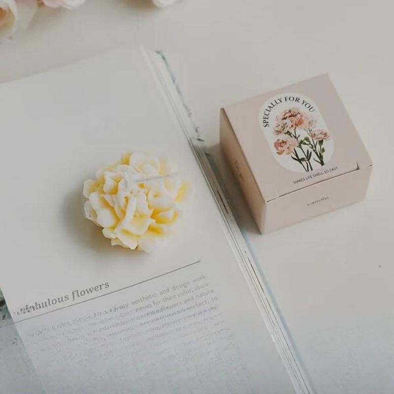 Świeczka o zapachu goździków – prezent na Dzień Matki i Boże Narodzenie