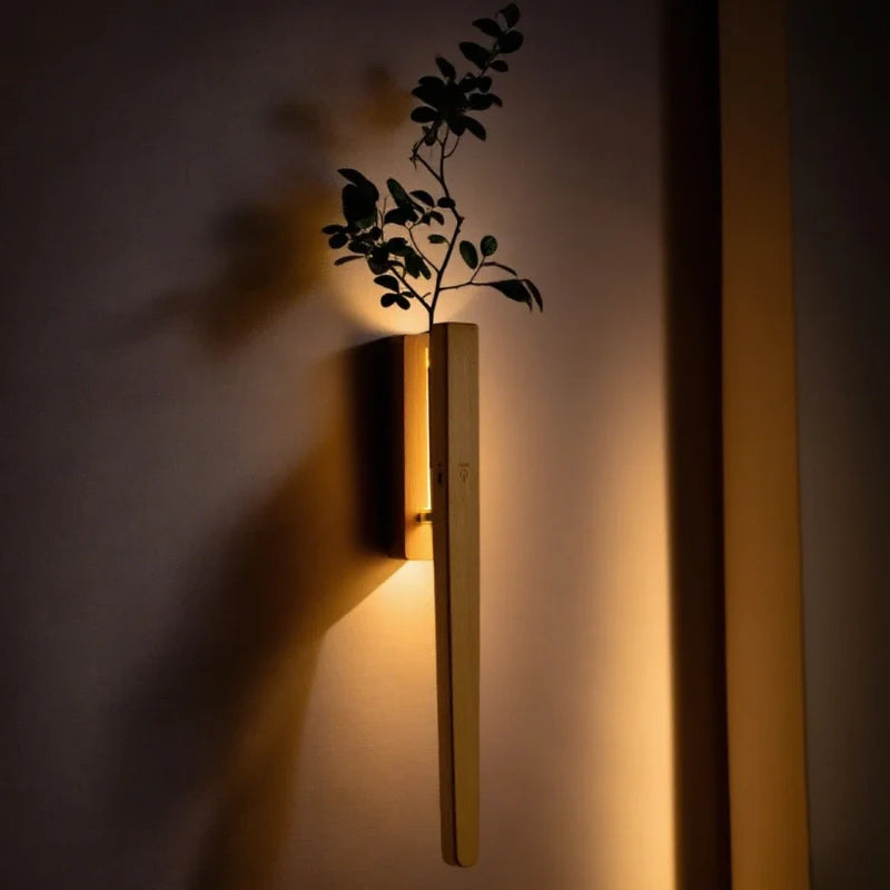 Nowoczesna lampa obrotowa z wazonem – kinkiet z dotykowym sterowaniem