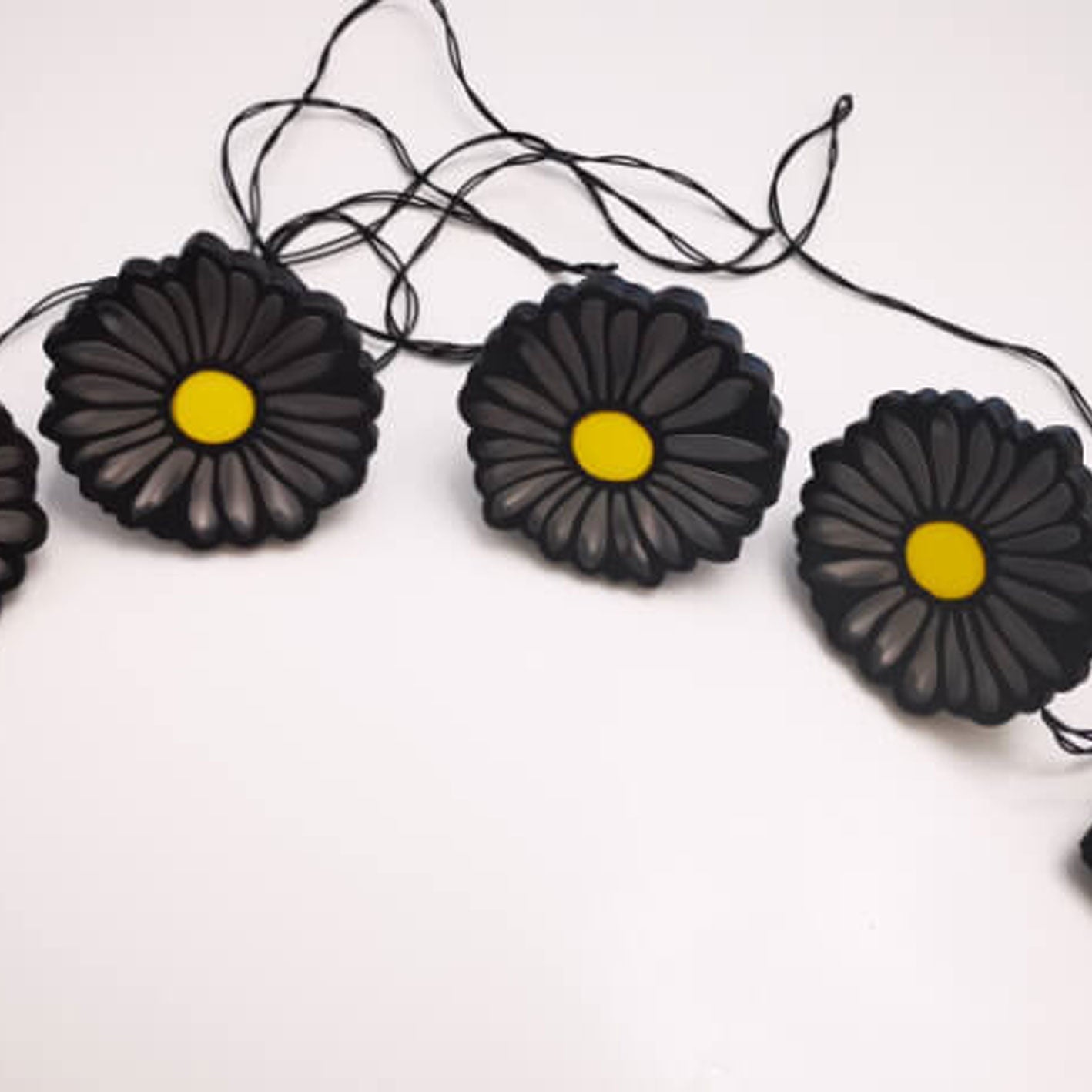 Nowoczesna lampka ogrodowa Daisy Solar String Lights do ogrodu