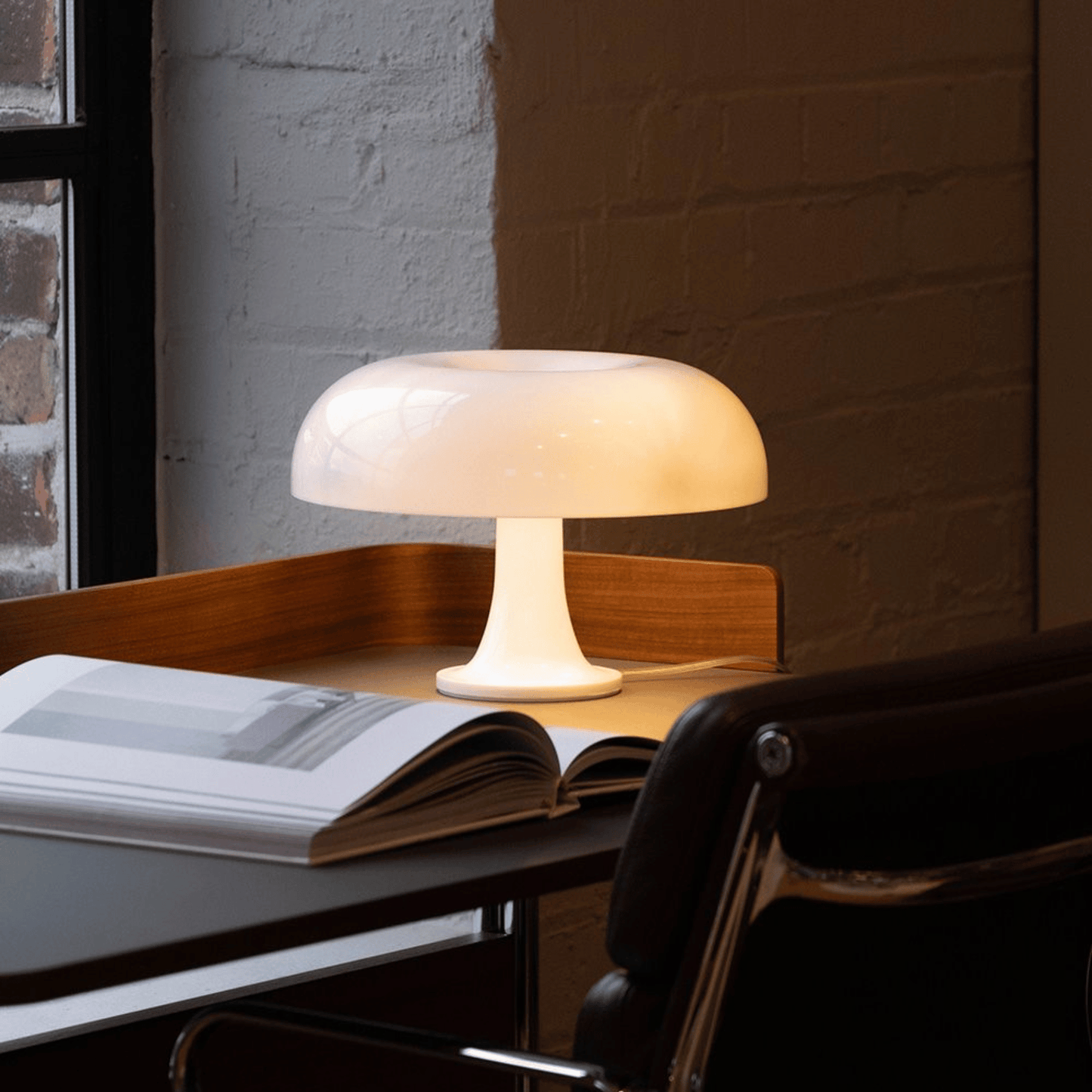 Współczesna Lampa Biurkowa Kopułowa