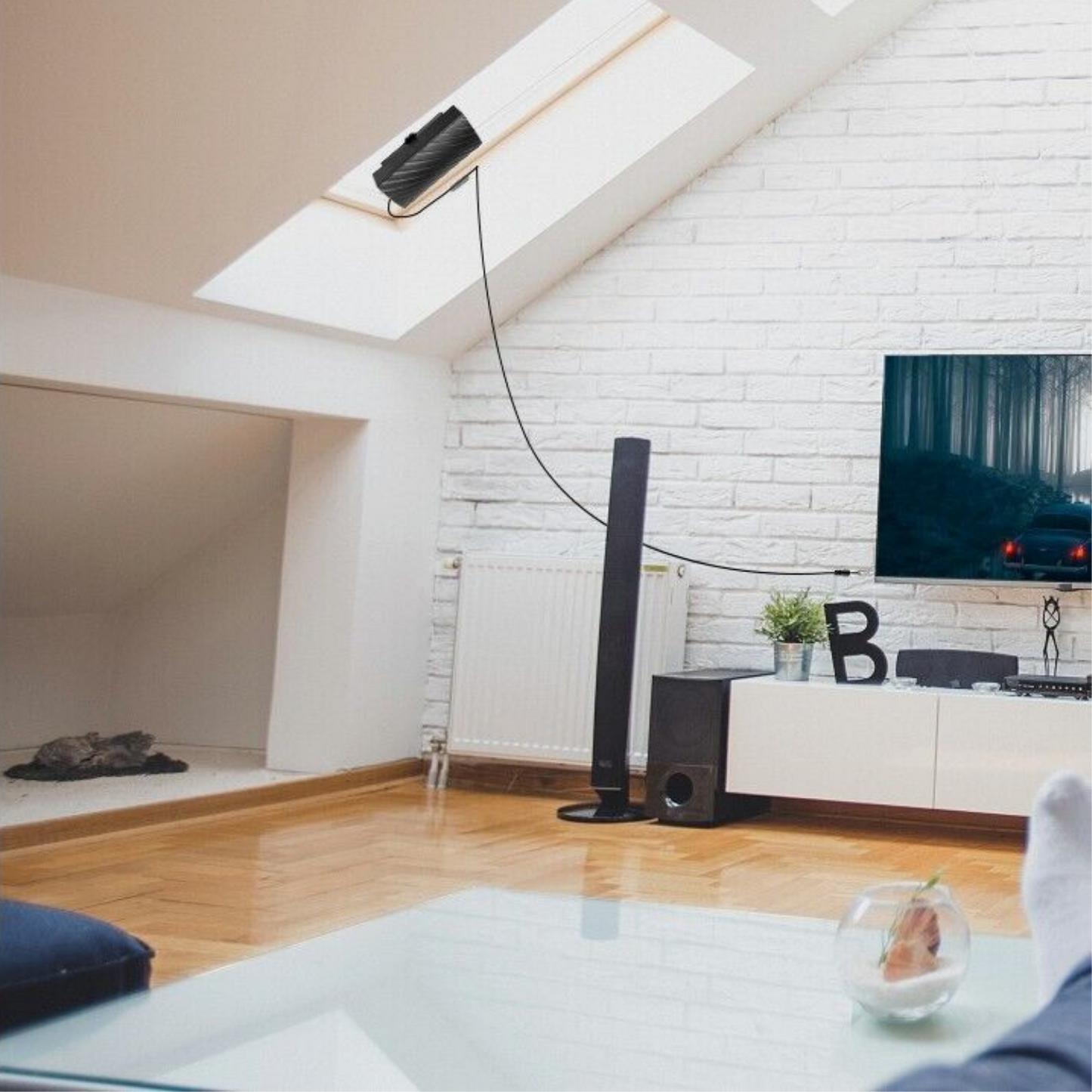 Antena TV Wewnętrzna DVB-T2 4K HD – Duży Zasięg, Wzmacniacz Sygnału, Cyfrowa Antena Pokojowa