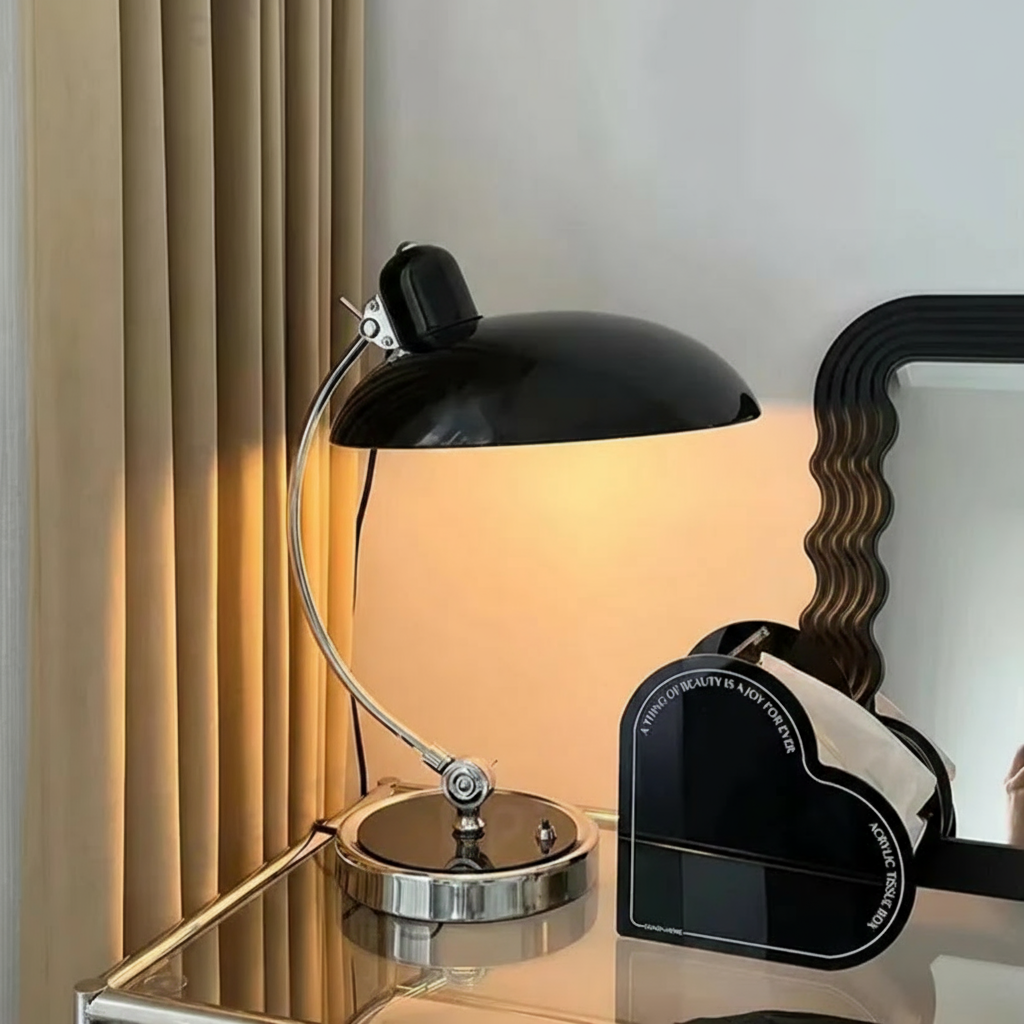 Stylowa chromowana łukowa lampka biurkowa do wnętrz