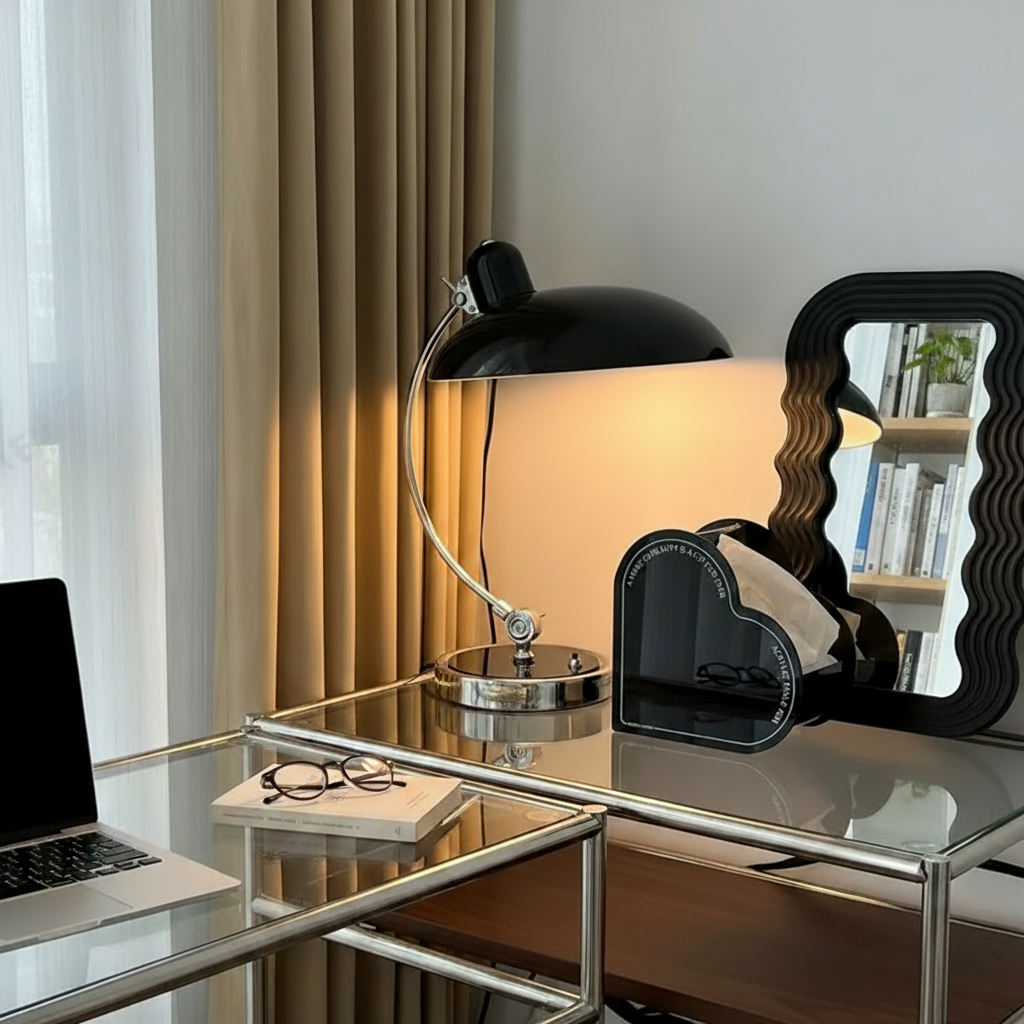 Stylowa chromowana łukowa lampka biurkowa do wnętrz