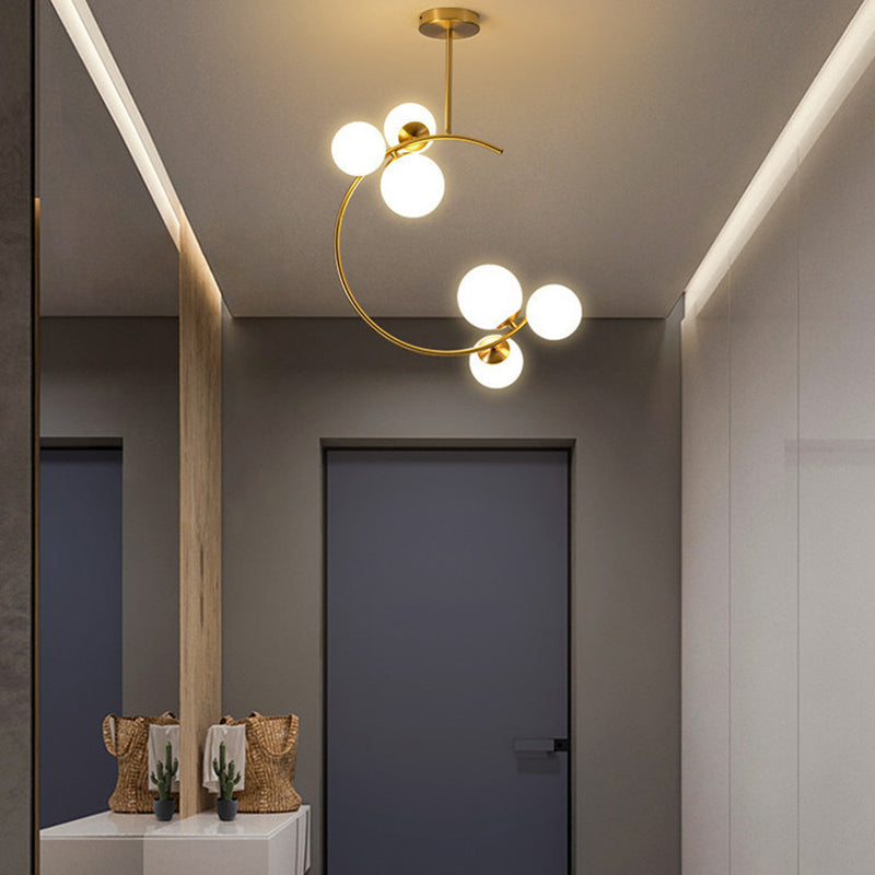 Skandynawska lampa sufitowa LED w kształcie kuli, montowana częściowo wpuszczana