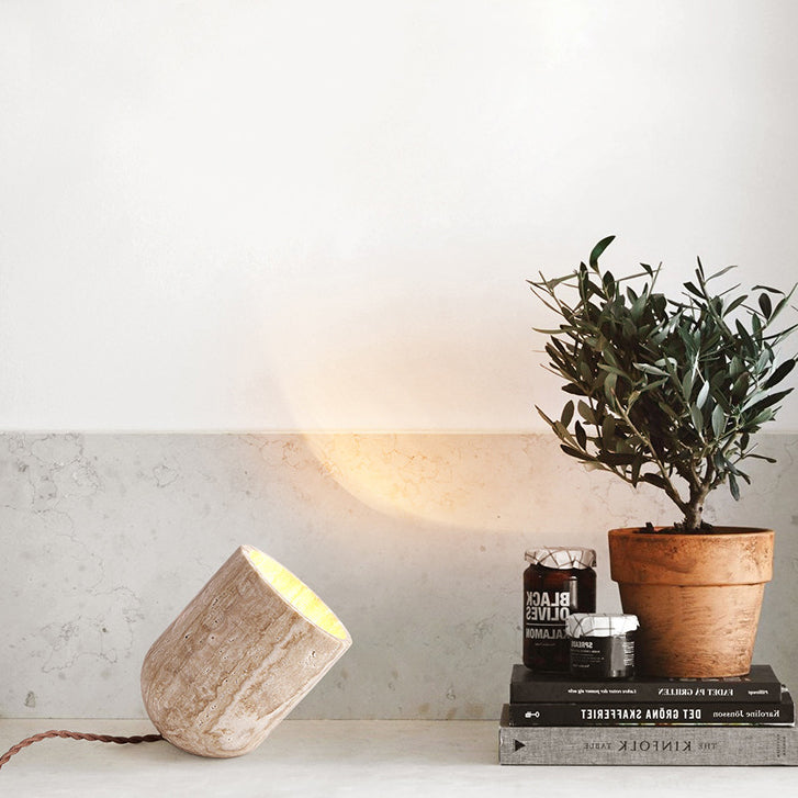 Cylindryczna lampa stołowa styl japoński tryb nocny