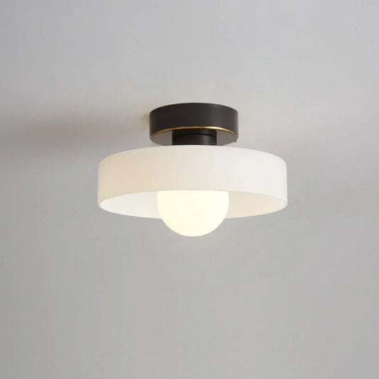 Okrągła kolorowa lampa sufitowa w stylu skandynawskim