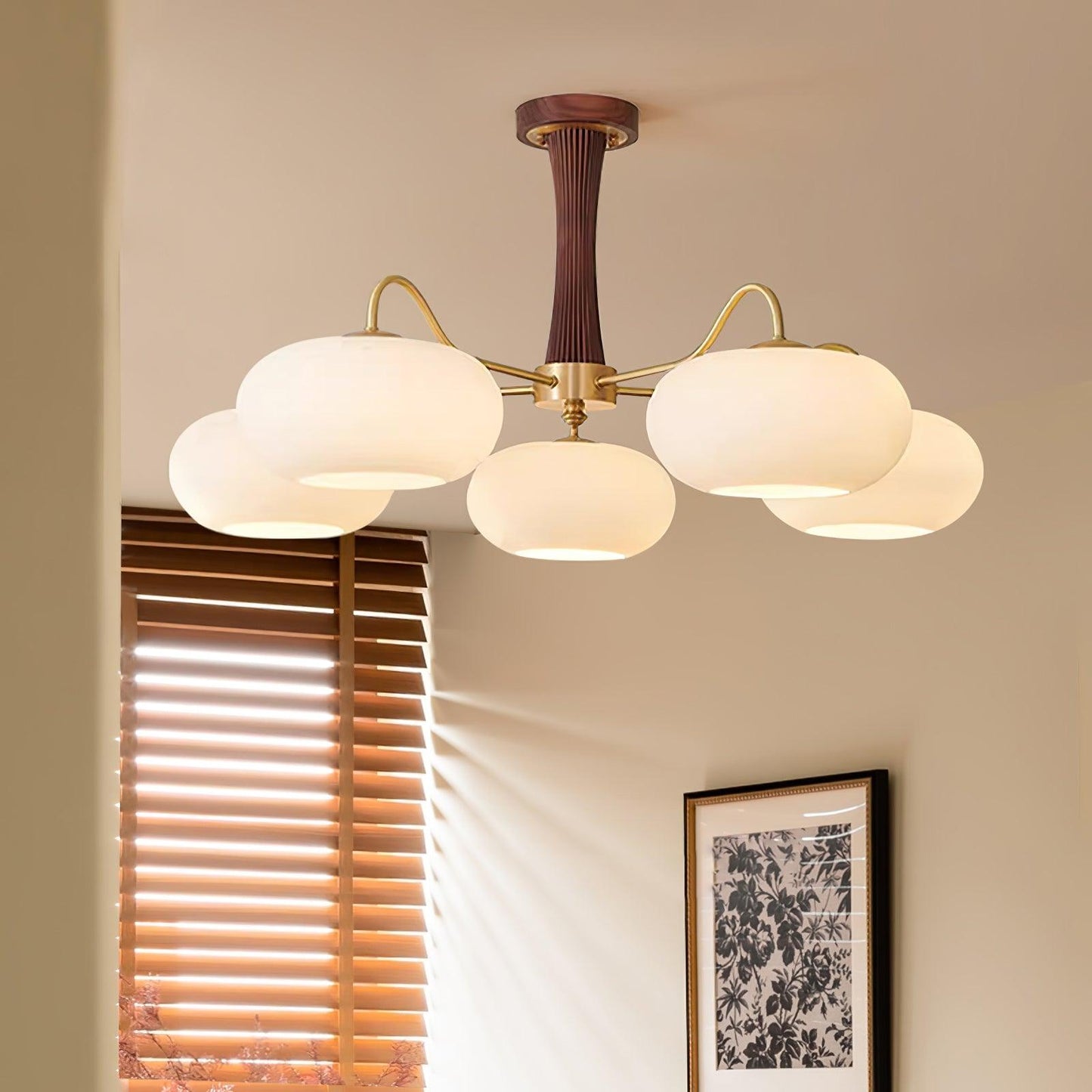 Artystyczna szklana lampa wisząca z połowy wieku z drewnianą podstawą