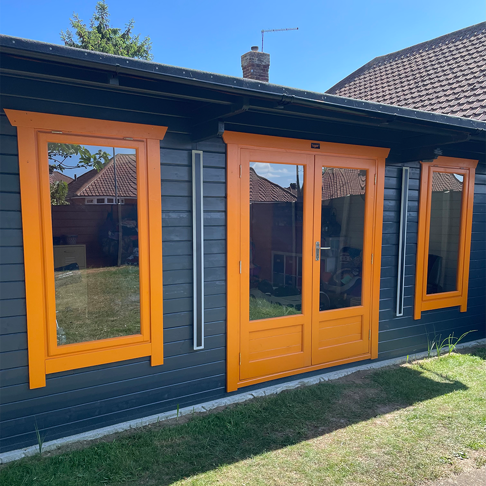Nowoczesna czarna lampa ścienna LED do użytku na zewnątrz