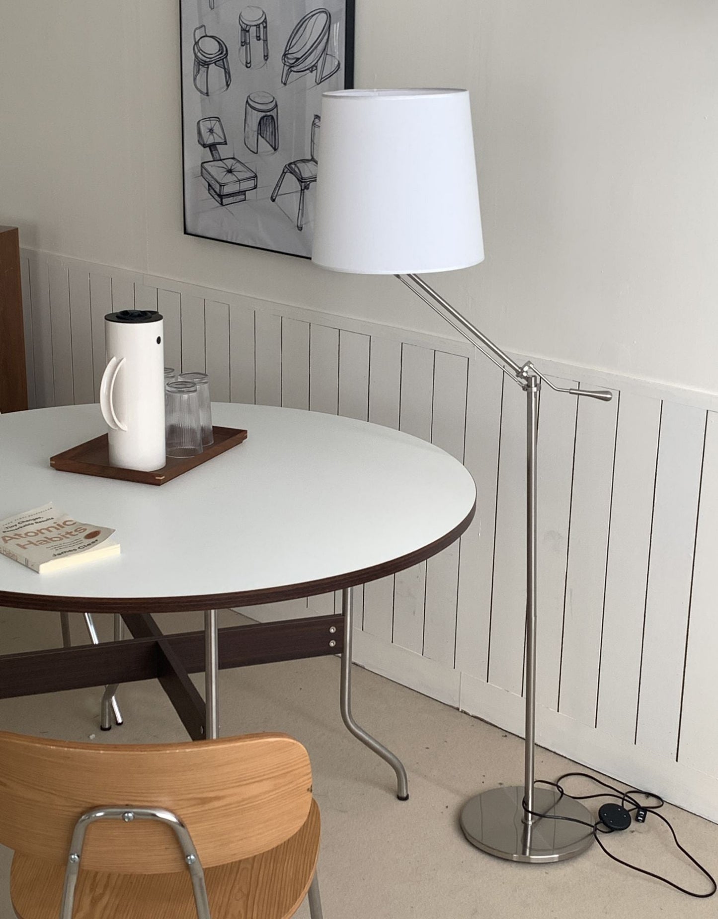 Lampa podłogowa Loneria