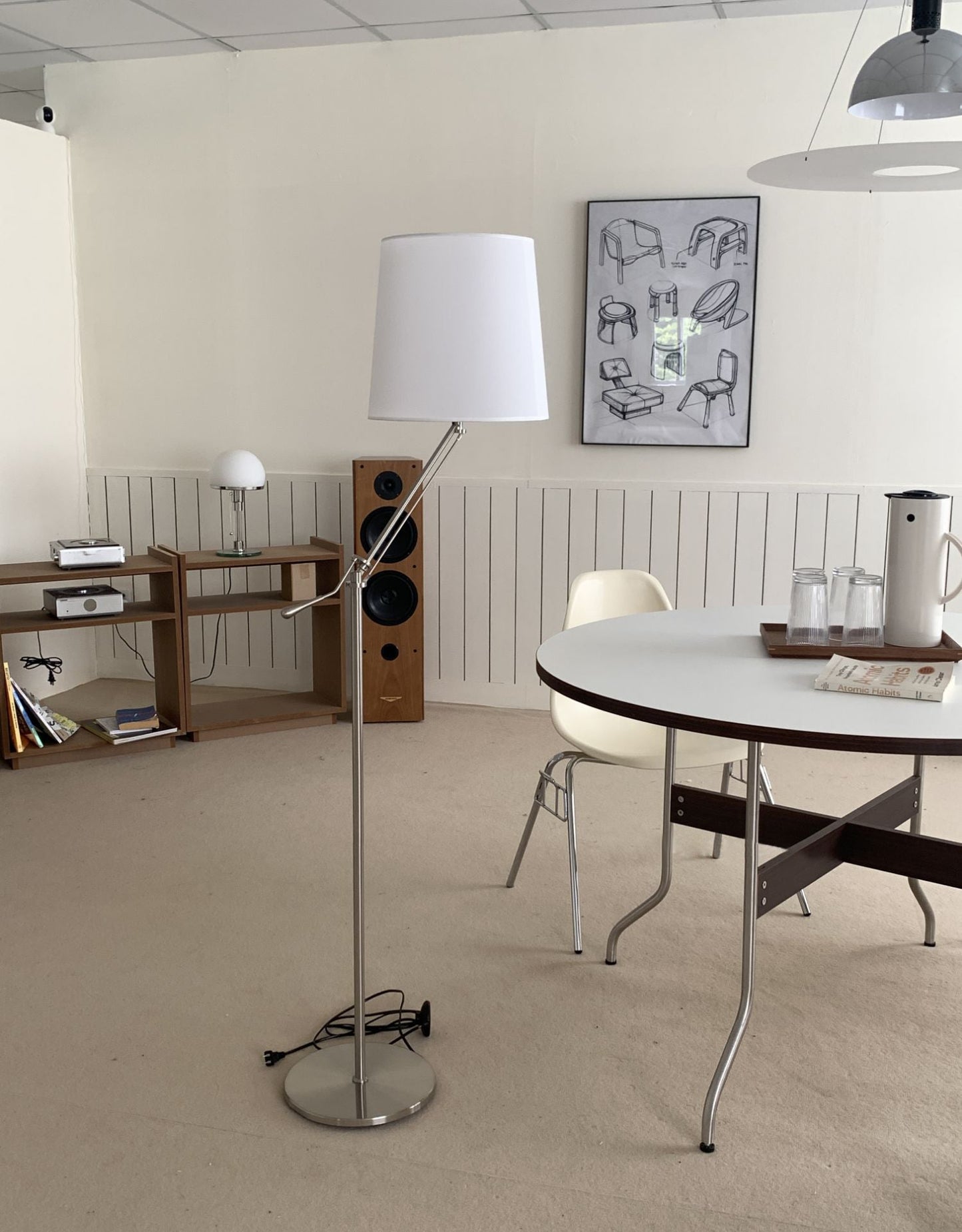 Lampa podłogowa Loneria