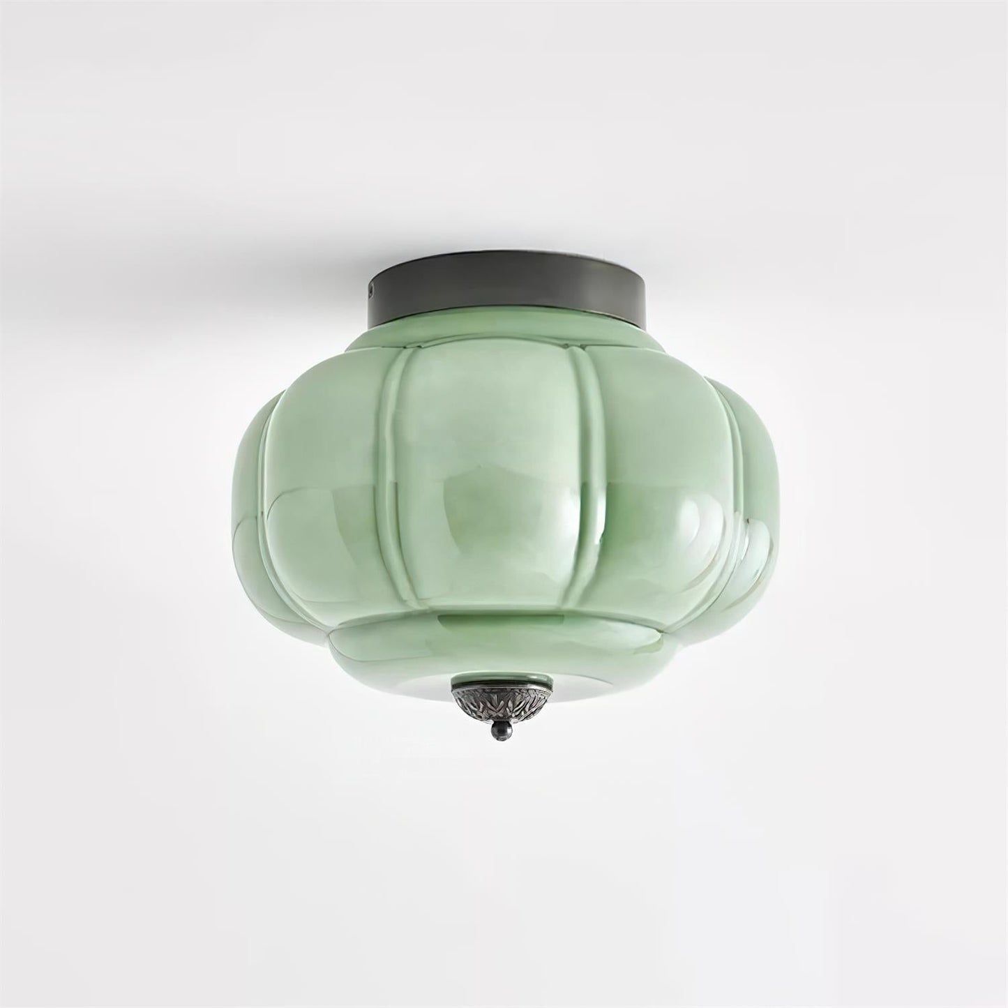 Retro zielona lampa sufitowa do montażu wpuszczanego z złotymi akcentami