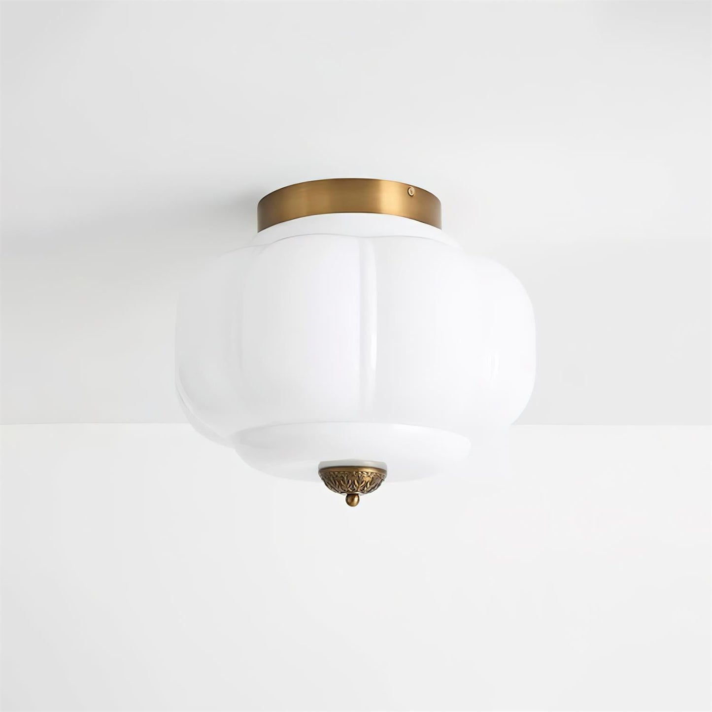 Retro zielona lampa sufitowa do montażu wpuszczanego z złotymi akcentami