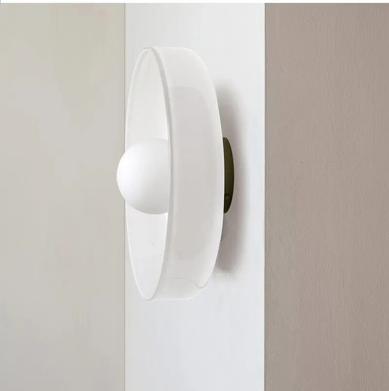 Smukła szklana lampa sufitowa do miękkiego światła – Skandynawski design i delikatne światło LED