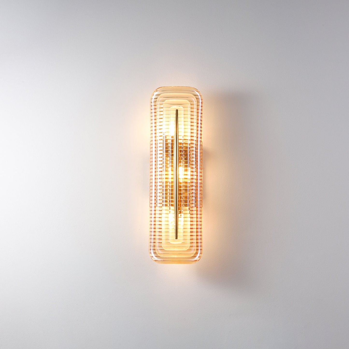 Nowoczesna geometryczna kinkiet z teksturowanym, liniowym efektem świetlnym