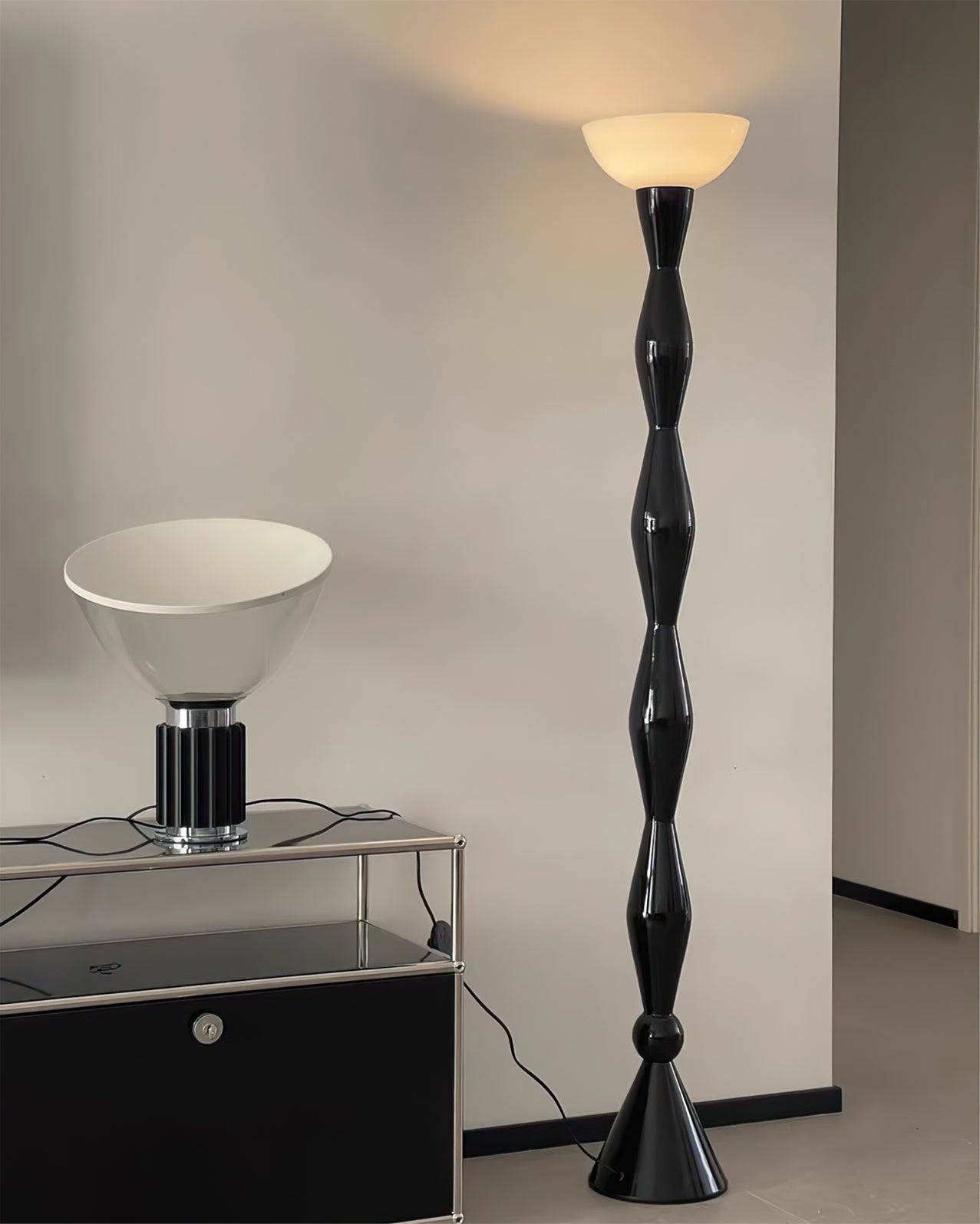 Lampa podłogowa Virela