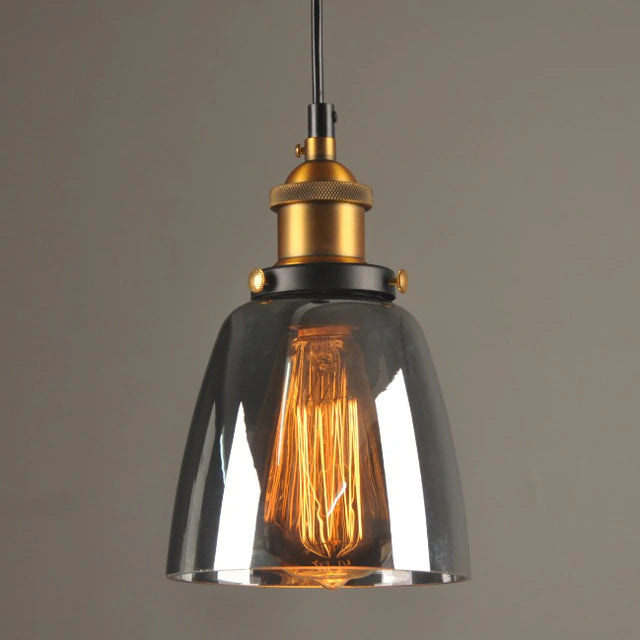 Antyczna lampa wisząca w stylu klasycznym
