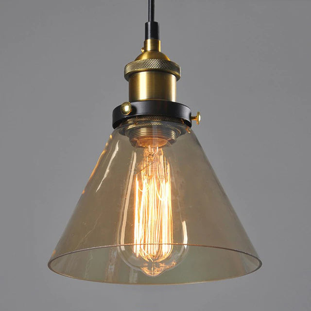 Antyczna lampa wisząca w stylu klasycznym
