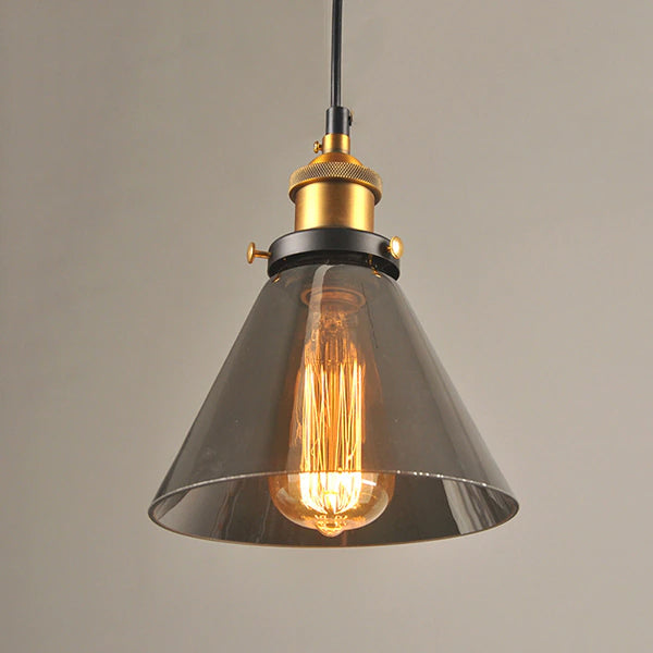 Antyczna lampa wisząca w stylu klasycznym