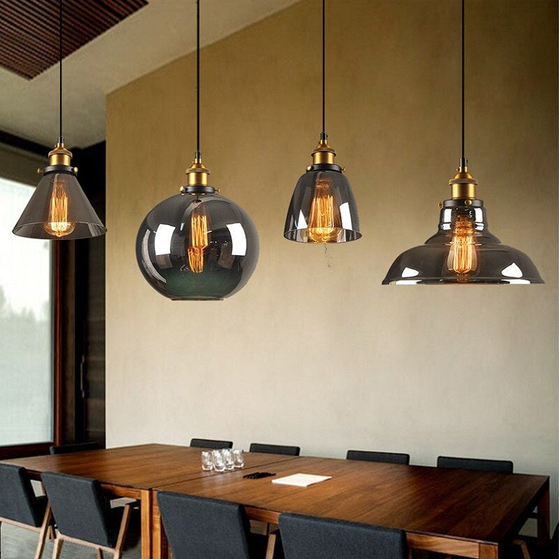 Antyczna lampa wisząca w stylu klasycznym