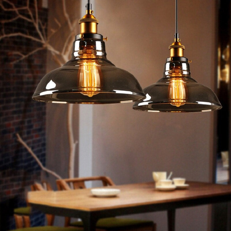 Antyczna lampa wisząca w stylu klasycznym