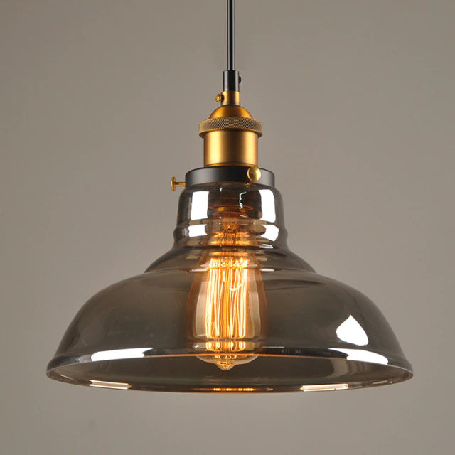 Antyczna lampa wisząca w stylu klasycznym