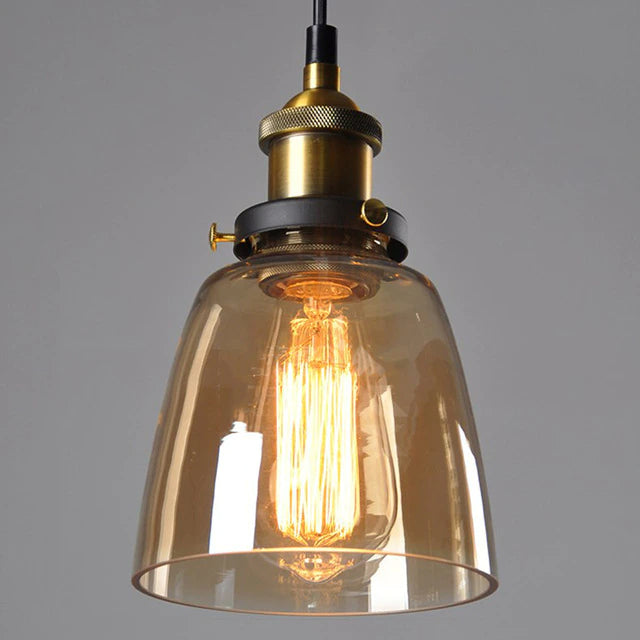 Antyczna lampa wisząca w stylu klasycznym