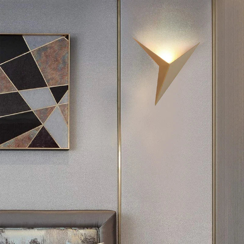 Minimalist wall lamp in the shape of a triangle with the option of warm or cool light