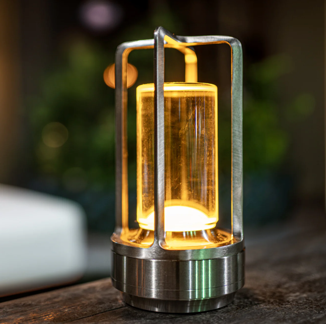 Smukła bezprzewodowa lampa LED stołowa ze ściemnianiem