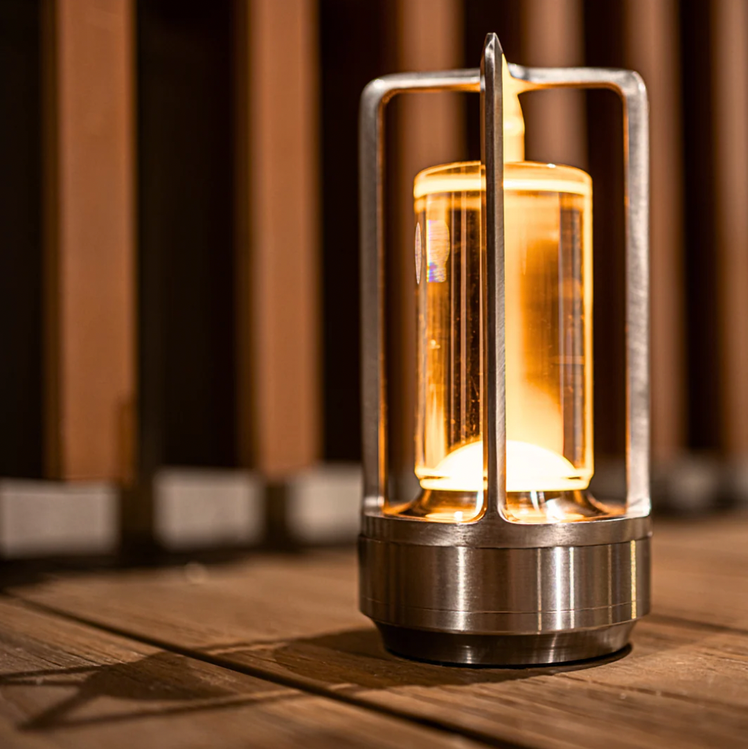 Smukła bezprzewodowa lampa LED stołowa ze ściemnianiem