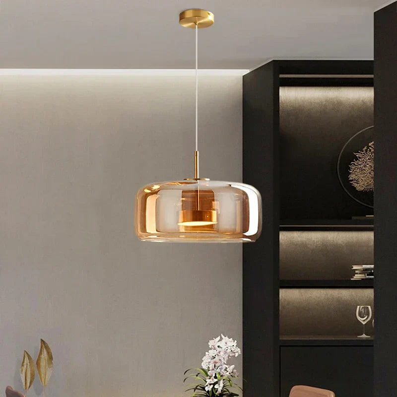 Wyrafinowana szklana lampa wisząca do nowoczesnych wnętrz
