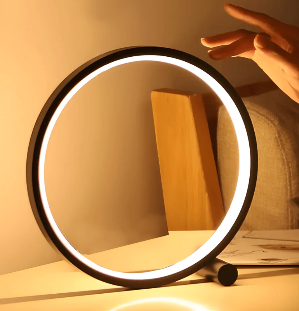 Kompaktowa lampa LED z panelem dotykowym i regulacji jasności -przeznaczona do użytku domowego