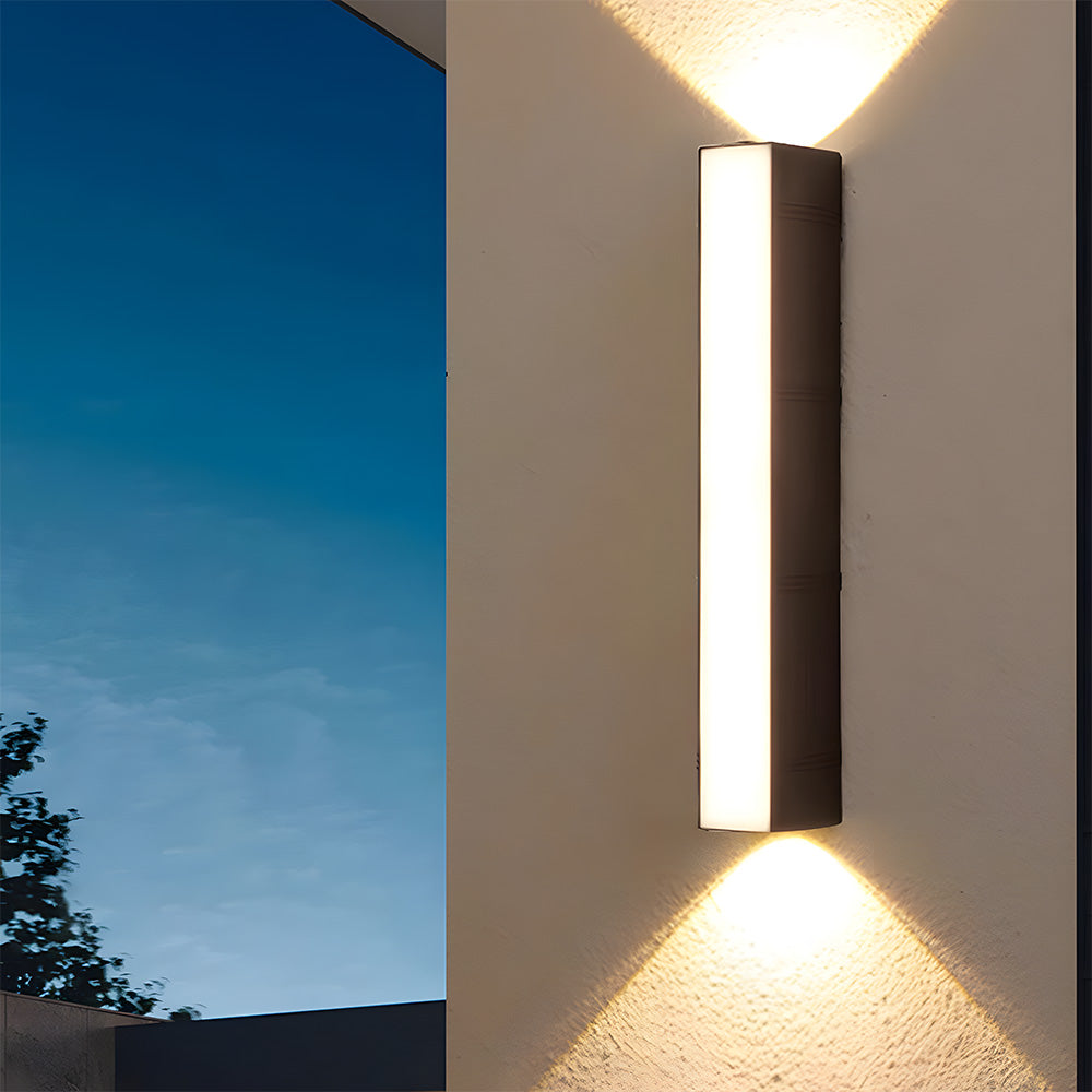 Ultrajasna i odporna na warunki atmosferyczne zewnętrzna lampa ścienna LED
