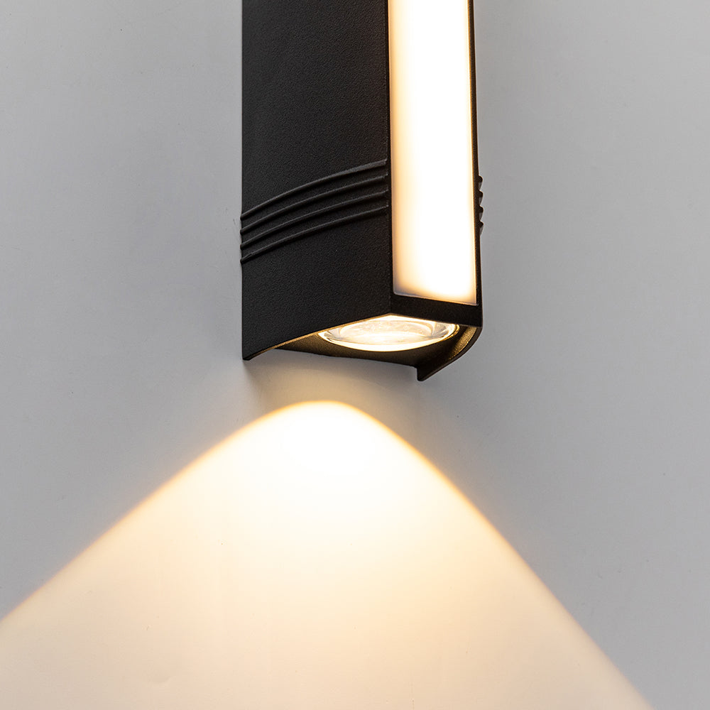 Ultrajasna i odporna na warunki atmosferyczne zewnętrzna lampa ścienna LED