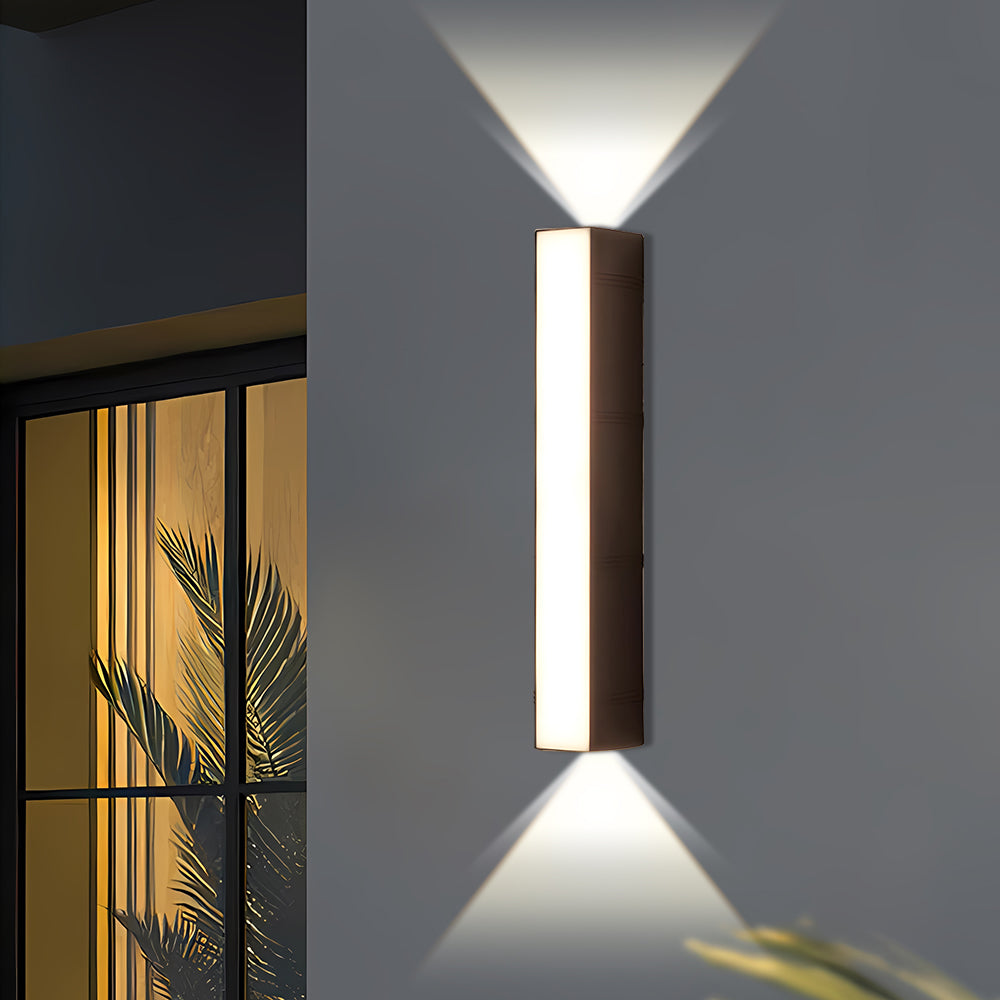 Ultrajasna i odporna na warunki atmosferyczne zewnętrzna lampa ścienna LED