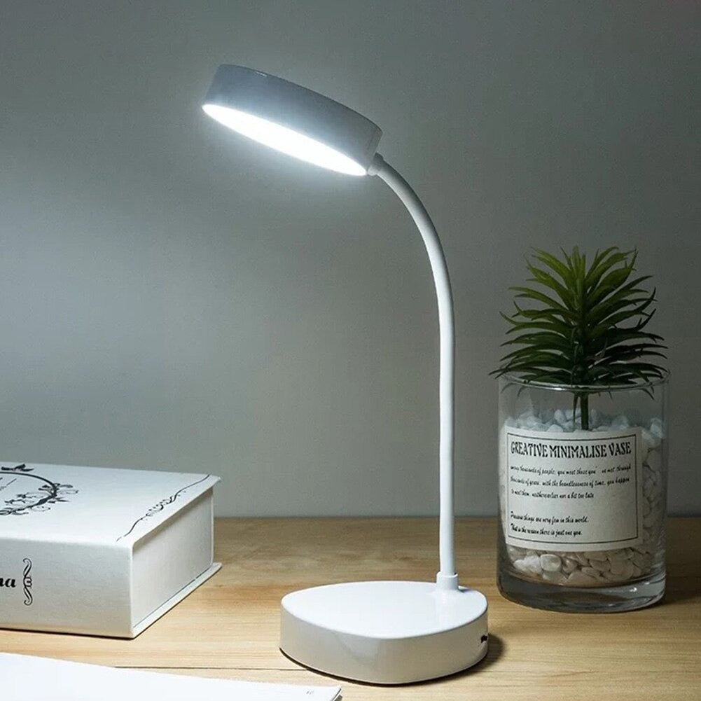 Funkcjonalna smukła regulowana lampa biurkowa LED