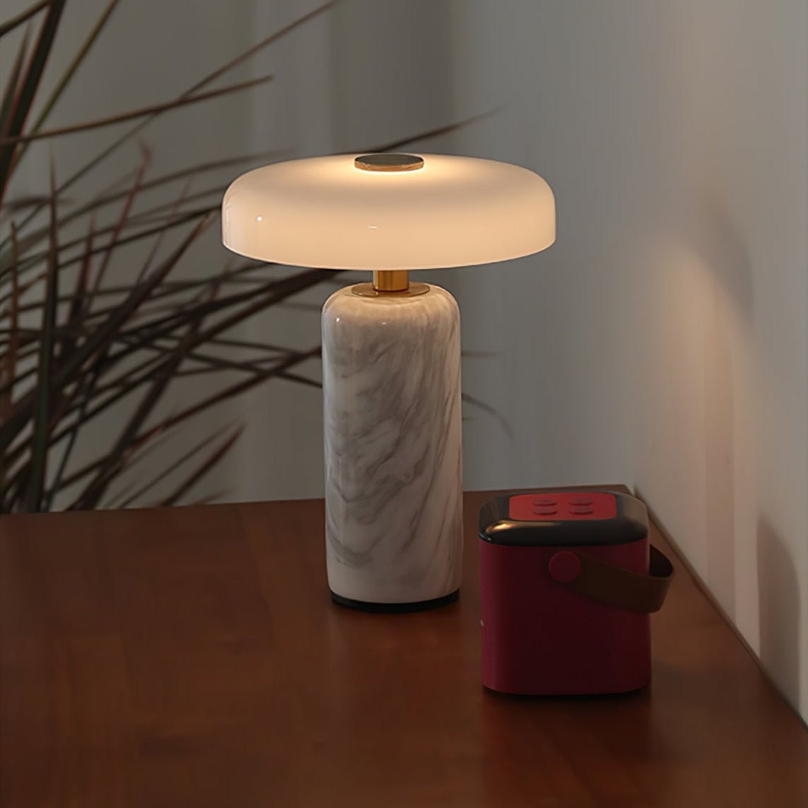 Nowoczesna lampa stołowa z marmurową podstawą i dotykowym sterowaniem LED