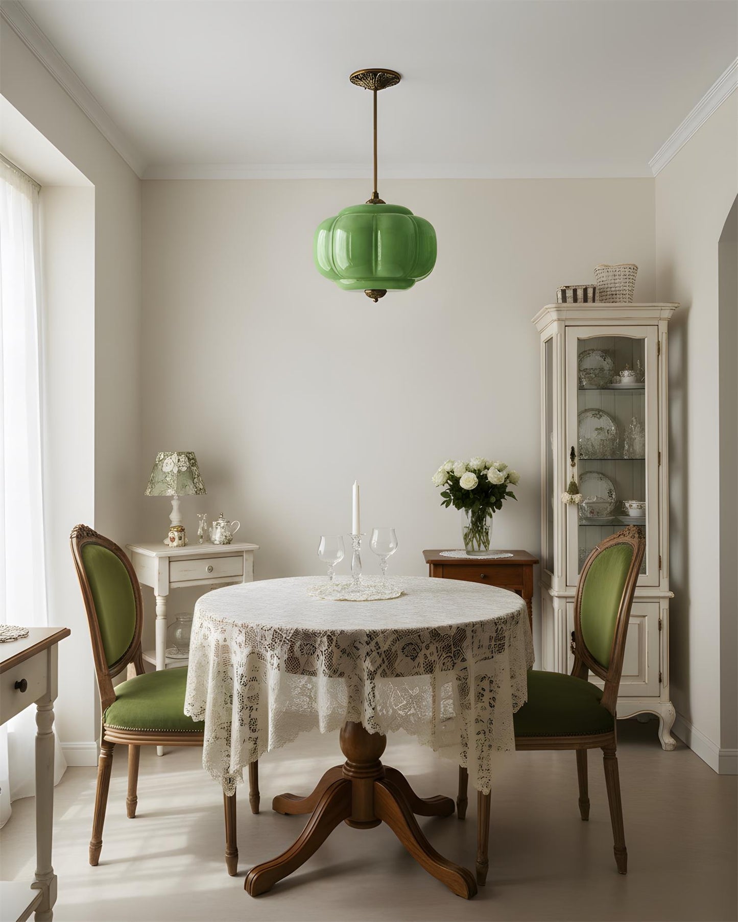 Lampa sufitowa z rzeźbionego szkła w stylu vintage
