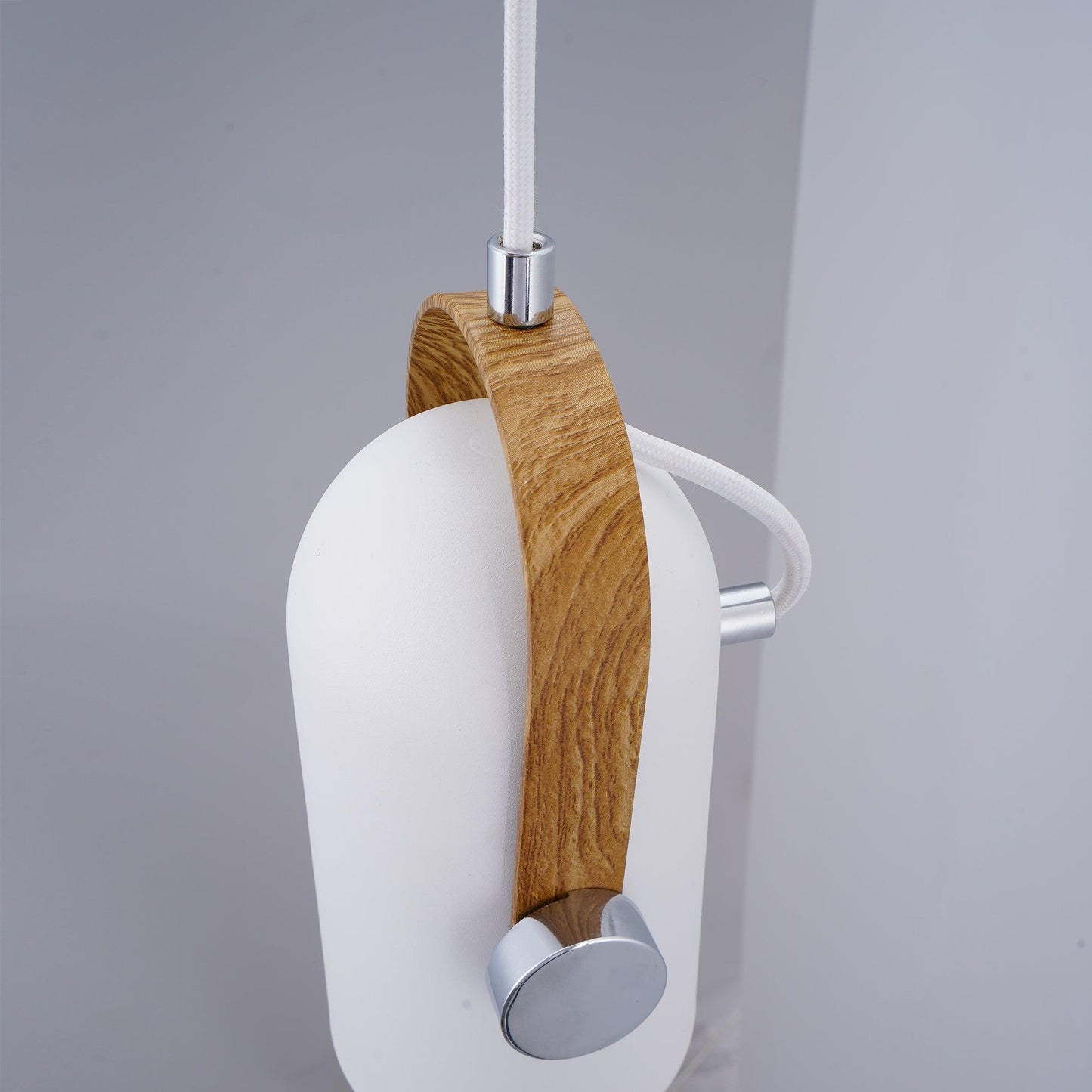 Stylowa lampa wisząca w marynistycznym stylu do salonu i loftu