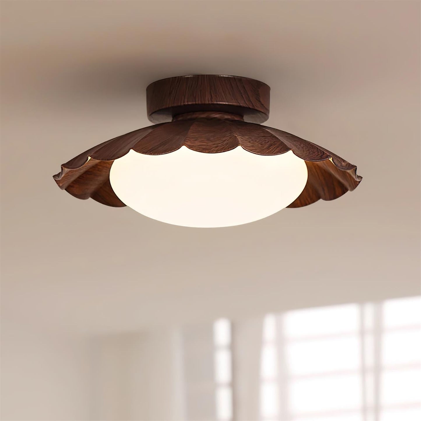 Lampa sufitowa w stylu „falistych chmur”