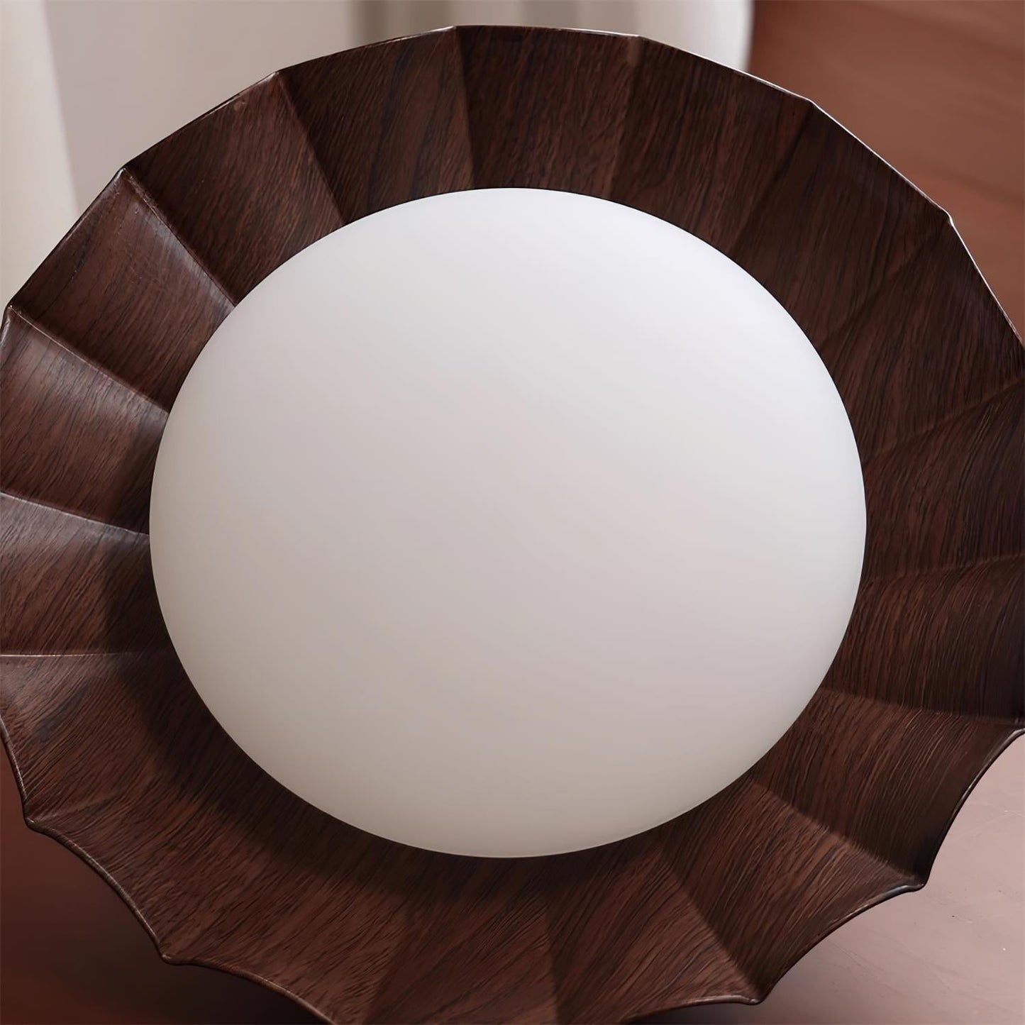 Lampa sufitowa w stylu „falistych chmur”