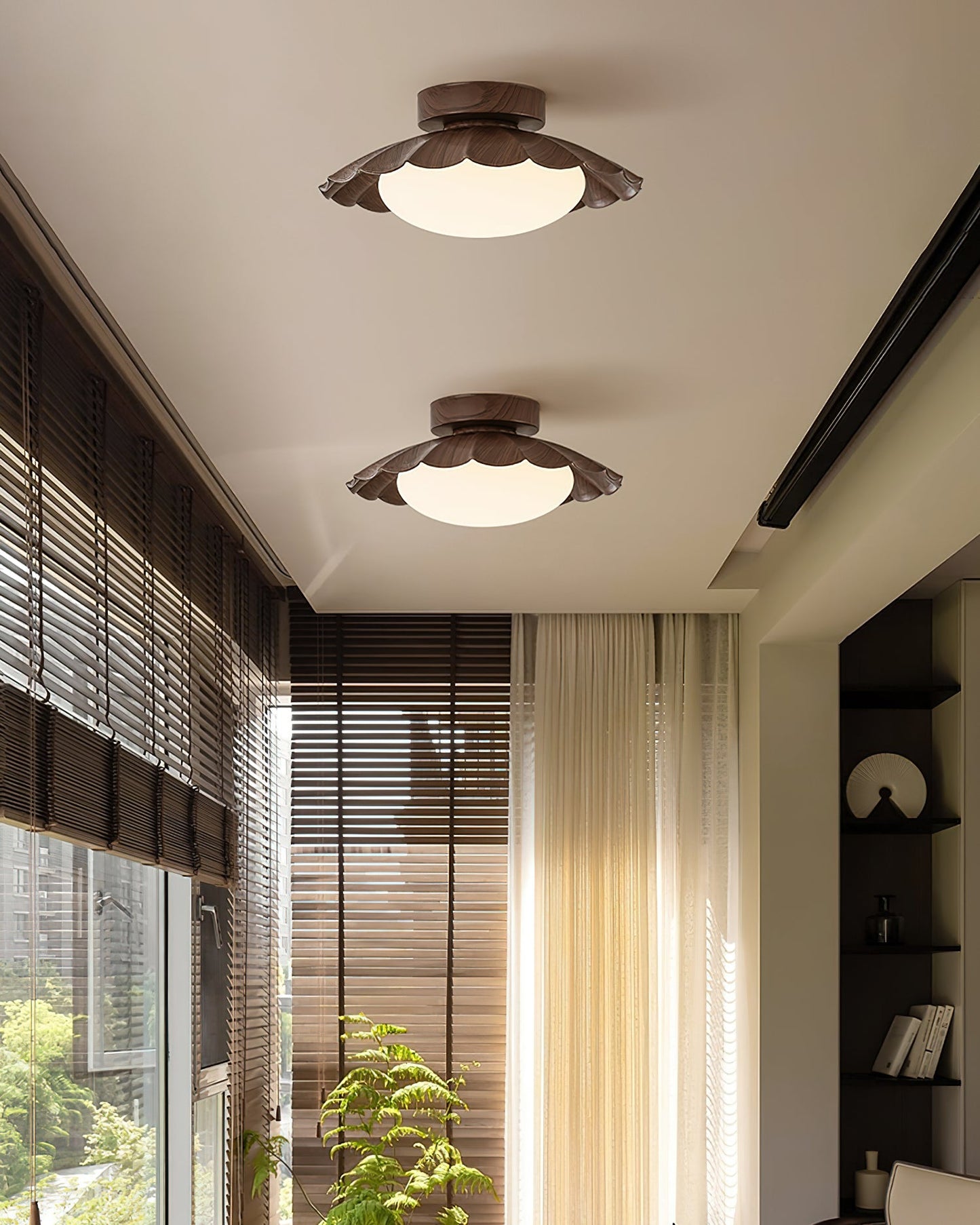 Lampa sufitowa w stylu „falistych chmur”