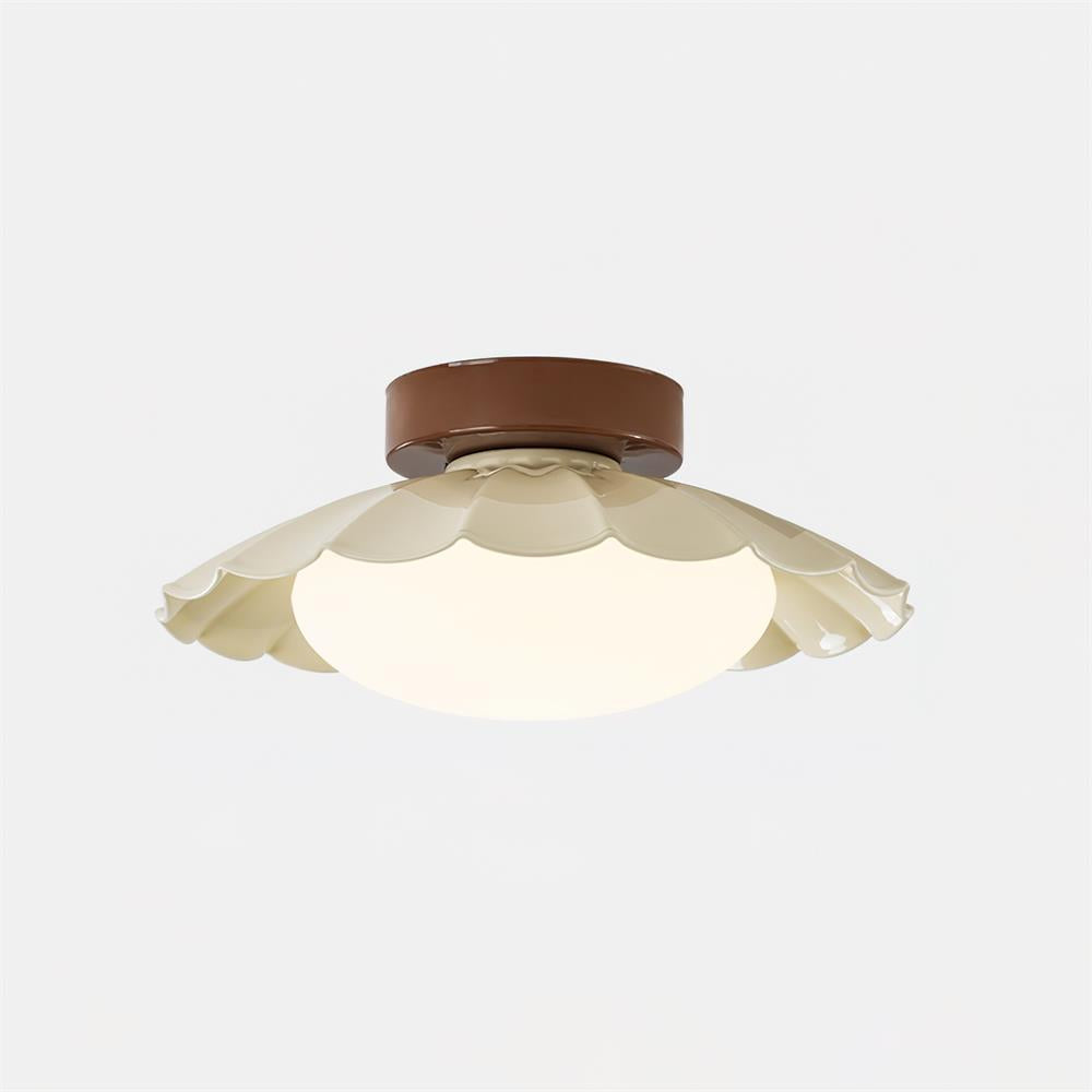 Lampa sufitowa w stylu „falistych chmur”